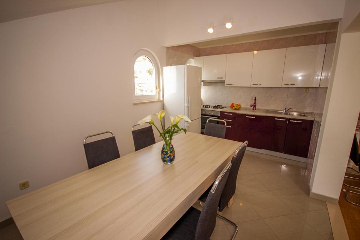 Apartmani Kristijan Jesenice  Exterior photo
