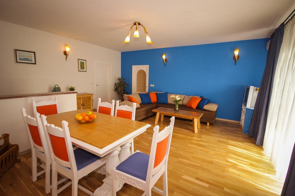 Apartmani Kristijan Jesenice  Exterior photo