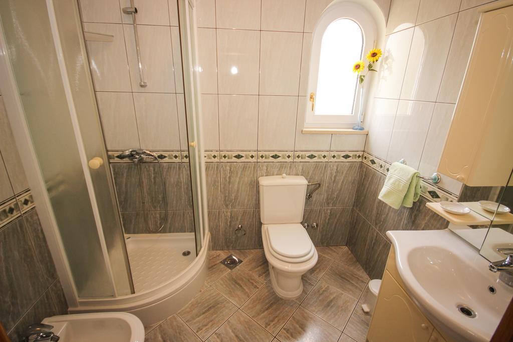 Apartmani Kristijan Jesenice  Exterior photo