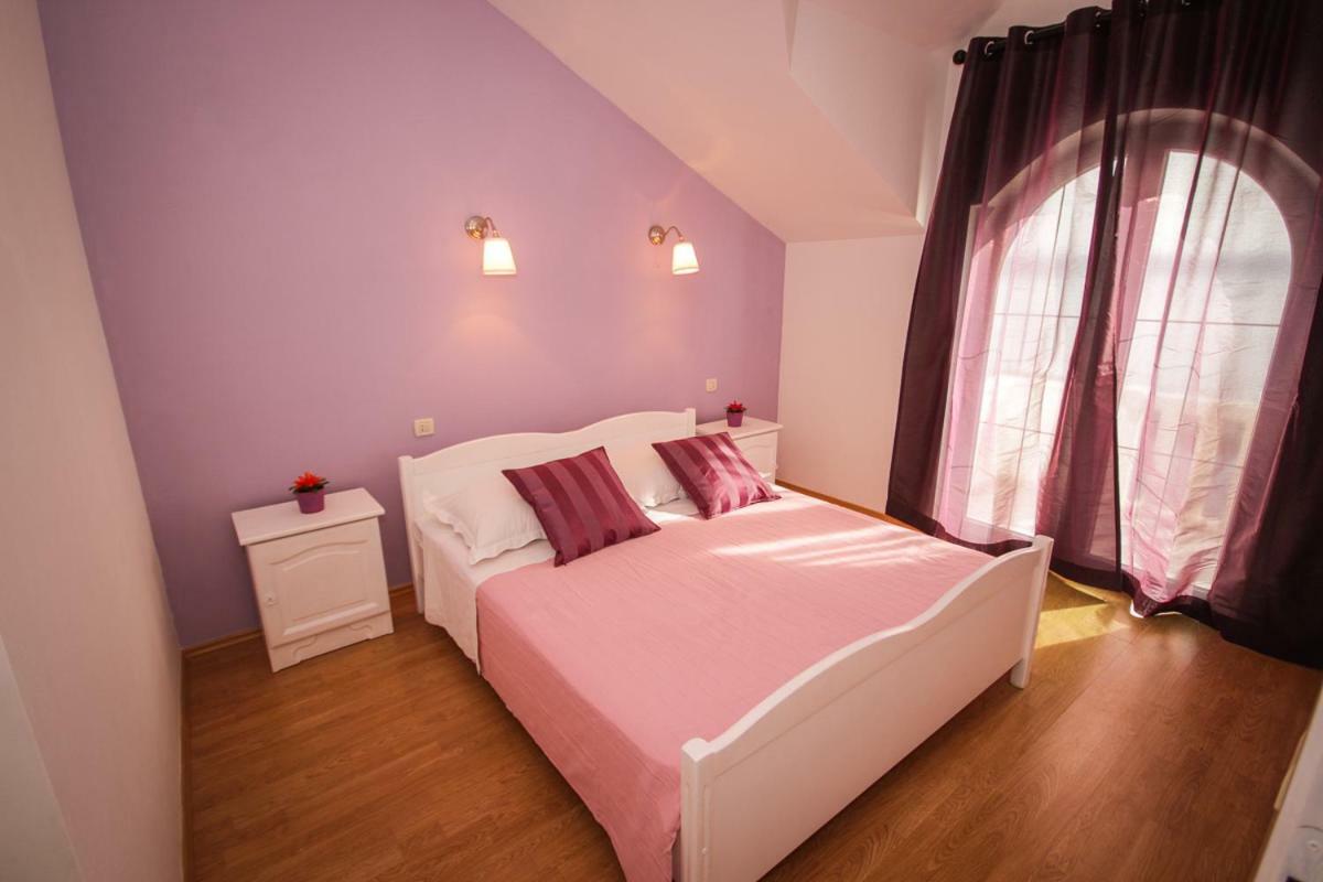 Apartmani Kristijan Jesenice  Exterior photo